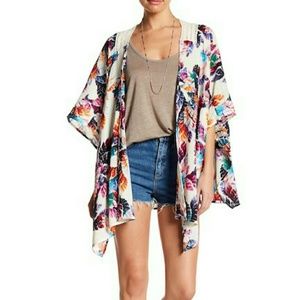 Roffe Accessories printed woven back kimono shawl